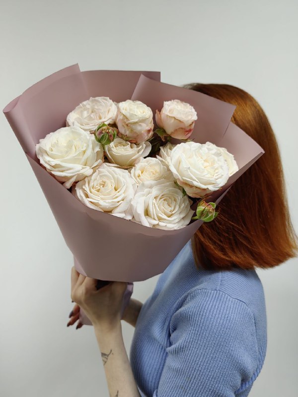 Моно из трех кустовых розочек