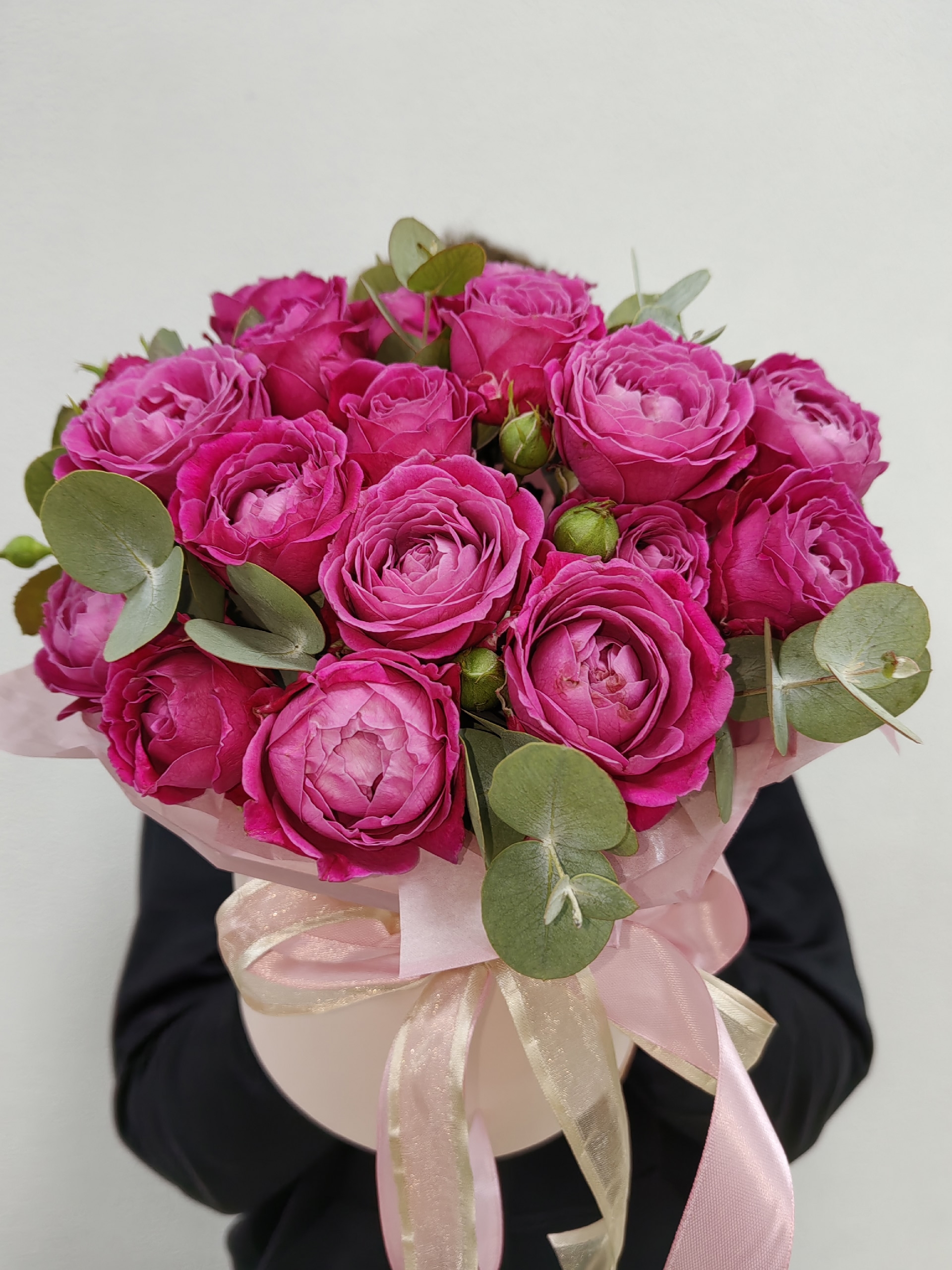 Коробка с кустовыми розами